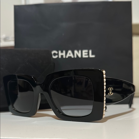 CHANEL Accessories - CHANEL Black Pearl-Trim Oversized Square Sunglasses
